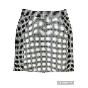 Banana Republic Geometric Print Straight Skirt Size 4P Lined White Black